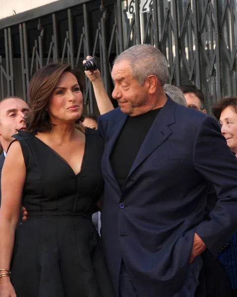 Mariska Hargitay, Dick Wolf — Stockfoto