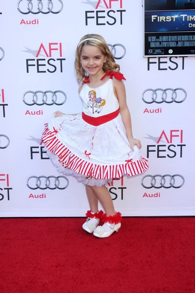 Mckenna Grace — Stock Photo, Image