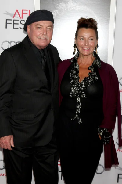 Stacy Keach, Malgosia Tomassi — Zdjęcie stockowe