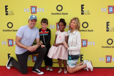 Kevin nealon, evlat, arkadaş, eş