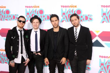 düşen çocuk grubu, andy hurley, patrick stump, pete wentz, joe trohman