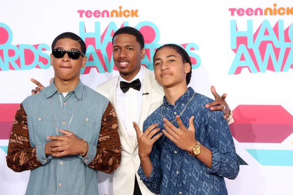 Akoye burg, nick cannon, omari burg — Stockfoto