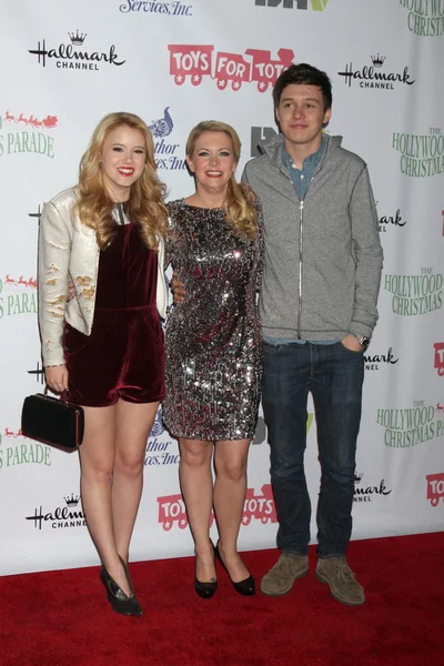 Taylor spreitler, melissa hart joan, nick robinson —  Fotos de Stock