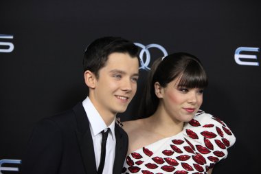 Asa butterfield, Hasan steinfeld