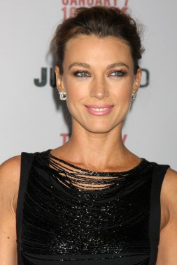 Natalie Zea