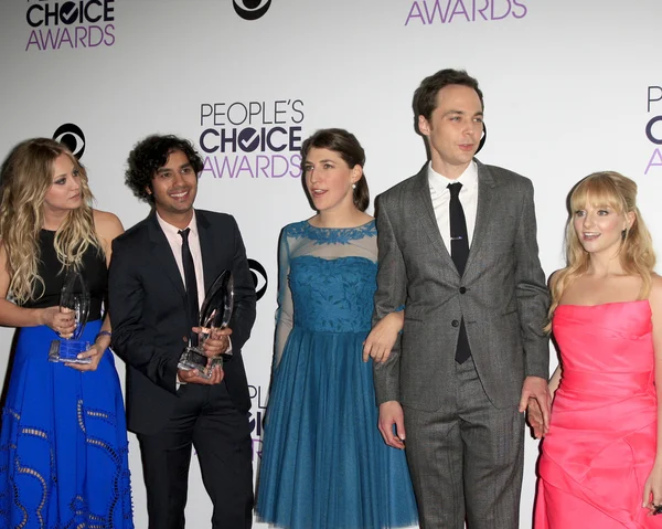 Kaley cuoco, kunal nayyar, mayim bialik, 짐 파슨스, 멜리사 로크 — 스톡 사진