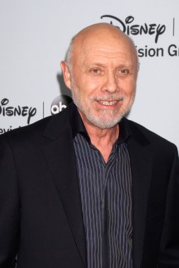 Hector Elizondo