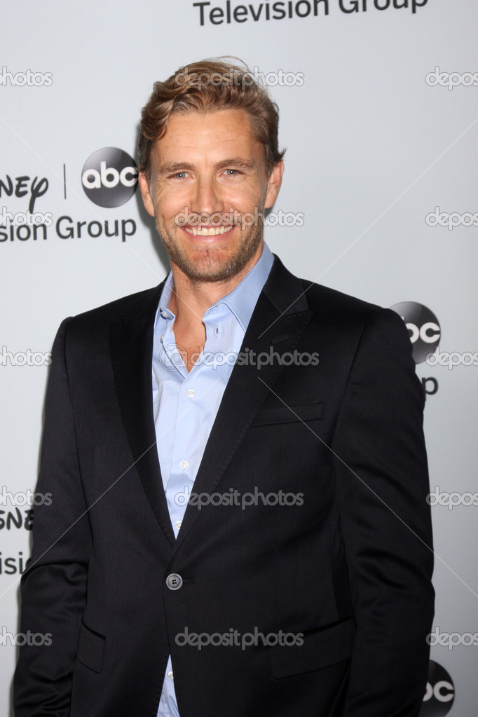 Brett Tucker Relationships: Unveiling the Secrets to Building Strong and Lasting Connections