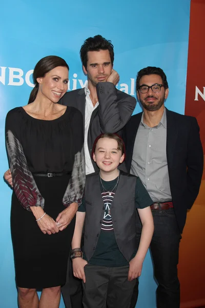 Minnie Driver, David Walton, Al Madrigal, Benjamin Stockham — Stock Photo, Image