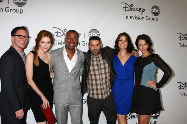 Josh Malina, Darby Stanchfield, Columbus Short, Guillermo Diaz, Bellamy Young, Katie Lowes — Stock Photo, Image