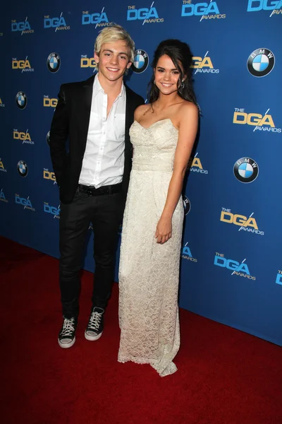 Ross lynchar, maia mitchell — Stockfoto