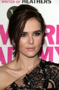 Zoey Deutch
