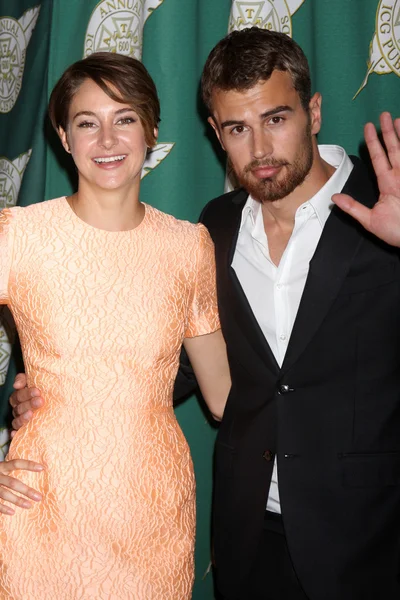 Shailene Woodley, Theo James — Zdjęcie stockowe