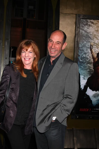 Lori Weintraub, Miguel Ferrer — Stock Photo, Image