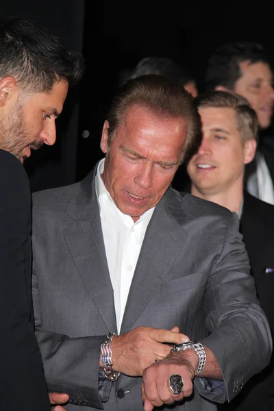 Joe Manganiello, Arnold Schwarzenegger — Stock Photo, Image