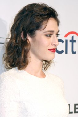 Lizzy Caplan