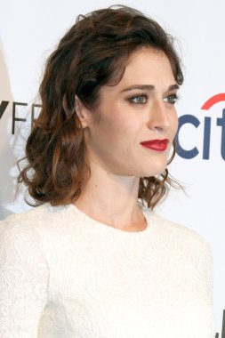 Lizzy Caplan