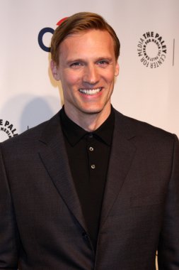 Teddy Sears