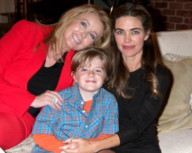 Amelia heinle, en fazla sayfa, melody thomas scott