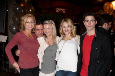 Jessica collins, Hıristiyan leblanc, kelli goss, avcı Kral, max erlich