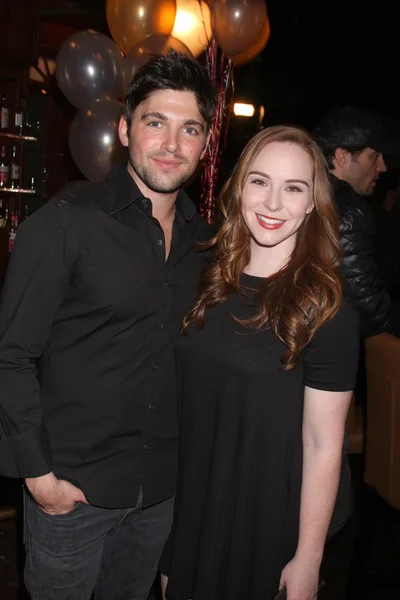 Robert Adamson, Camryn Grimes — kuvapankkivalokuva