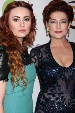 Jillian Clare, Carolyn Hennesy