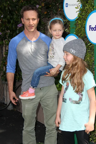 Breckin meyer, klee meyer, caitlin meyer — Stockfoto