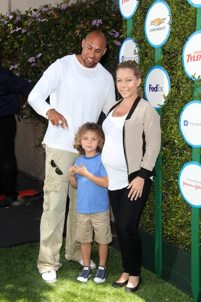 Hank Baskett, Hank Baskett IV, Kendra Wilkinson — Stock Photo, Image