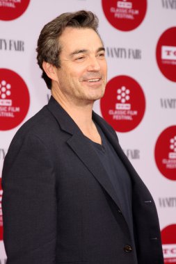 Jon Tenney