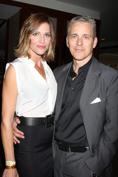 Tricia Helfer, Jonathan Marshall — Stockfoto