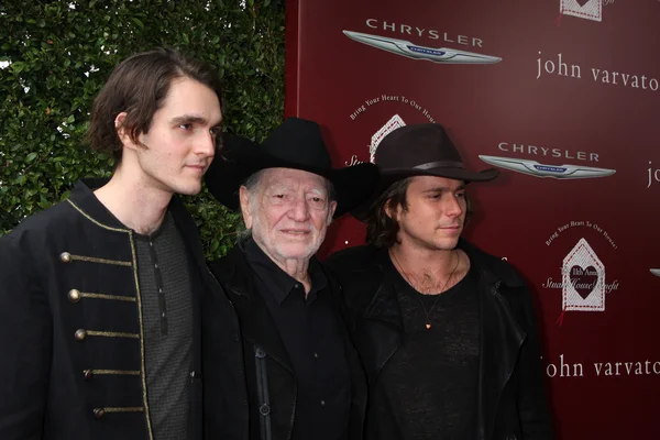 WIllie Nelson, with sons Micah and Lukas Nelson — Stock Photo, Image