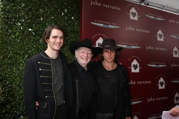 WIllie Nelson, with sons Micah and Lukas Nelson — Stock Photo, Image