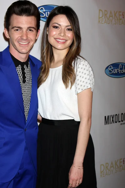 Drake Bell, Miranda Cosgrove — Zdjęcie stockowe