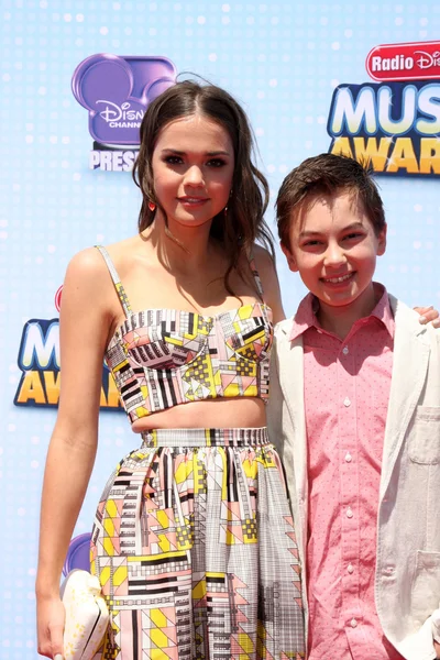 Maia mitchell, hayden byerly — Zdjęcie stockowe