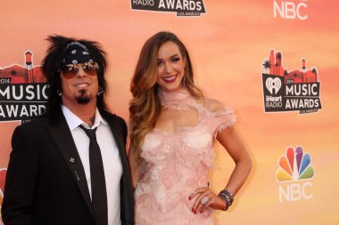 Nikki Sixx, Courtney Bingham