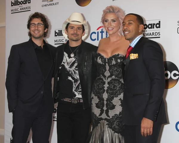 Josh Groban, Brad Paisley, Kesha, Ludacris aka Chris Bridges — Stock Photo, Image