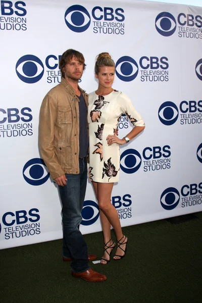 Eric Christian Olsen, Sarah Wright — Stock Photo, Image