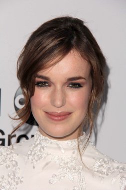 Elizabeth Henstridge