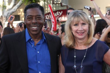 Ernie hudson, karısı
