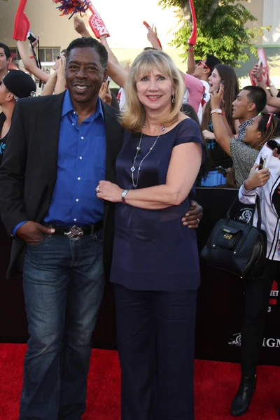 Ernie Hudson, esposa — Foto de Stock