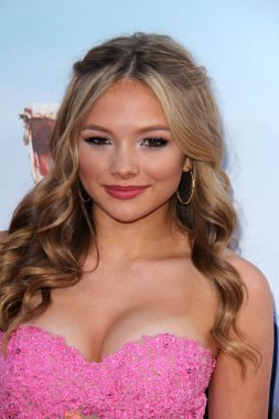 Natalie Alyn Lind