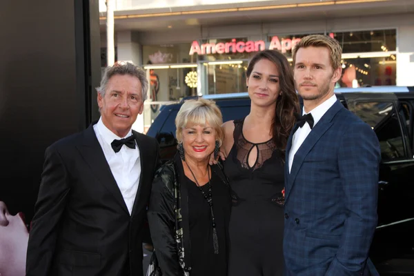 Ryan Kwanten, Parents, guest — Stock Photo, Image