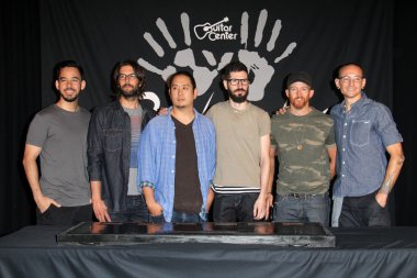 mike shinoda linkin park, bourdon, joe rob hahn, brad delson, dave farrell, chester bennington