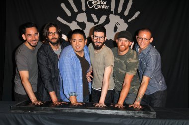 mike shinoda linkin park, bourdon, joe rob hahn, brad delson, dave farrell, chester bennington
