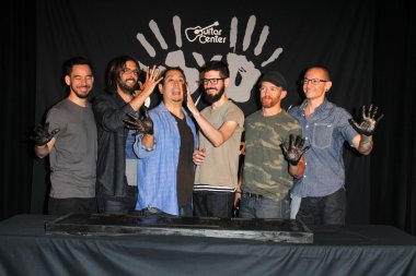 mike shinoda linkin park, bourdon, joe rob hahn, brad delson, dave farrell, chester bennington