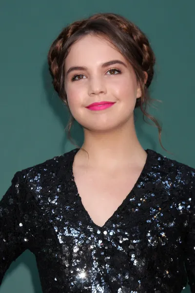 Bailee Madison — Photo