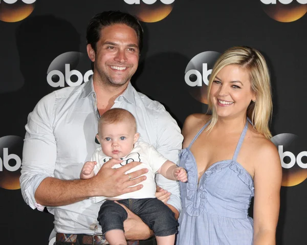 Brandon Barash, Harper Barash, Kirsten Storms — Stock Photo, Image