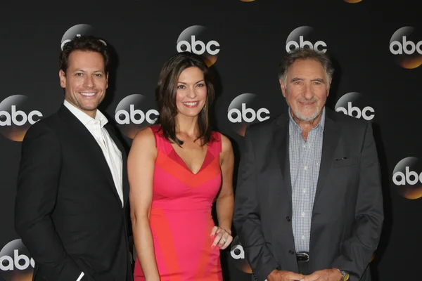 Ioan Gruffudd, Alana De La Garza, Judd Hirsch — Stok fotoğraf