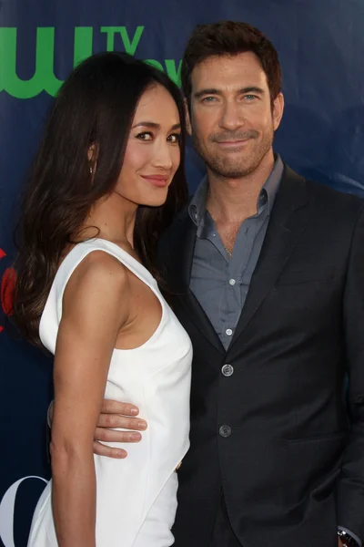 Maggie Q, Dylan Mcdermott — Foto Stock