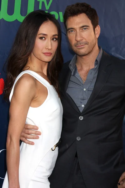 Maggie Q, Dylan McDermott — Stock Photo, Image